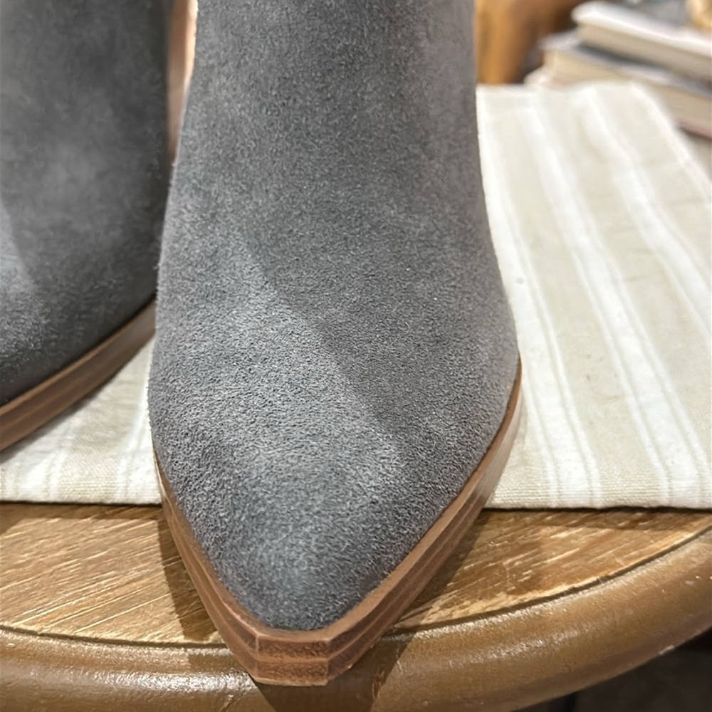 🪧 Marc Fisher Women’s Suede Gadri Bootie, in Medium Grey. Size 9.5 NWOB, Unworn - Picture 10 of 16